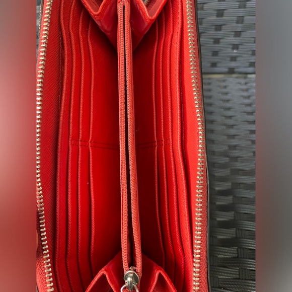 COACH WALLET,Coach Orange Leather Wristlet. - Picture 10 of 13